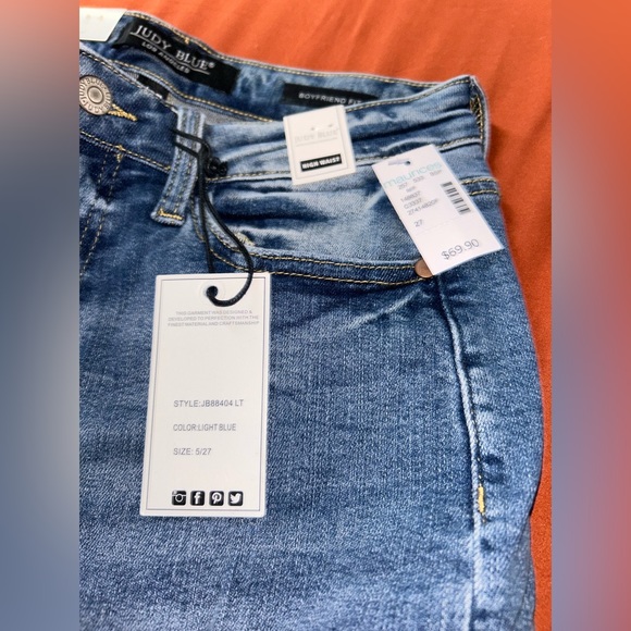 Judy Blue Jeans - Picture 3 of 5